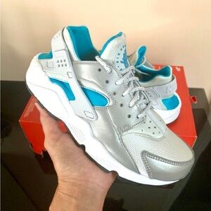 Nike Air Huarache Run QS Women Sz 6 (917692)